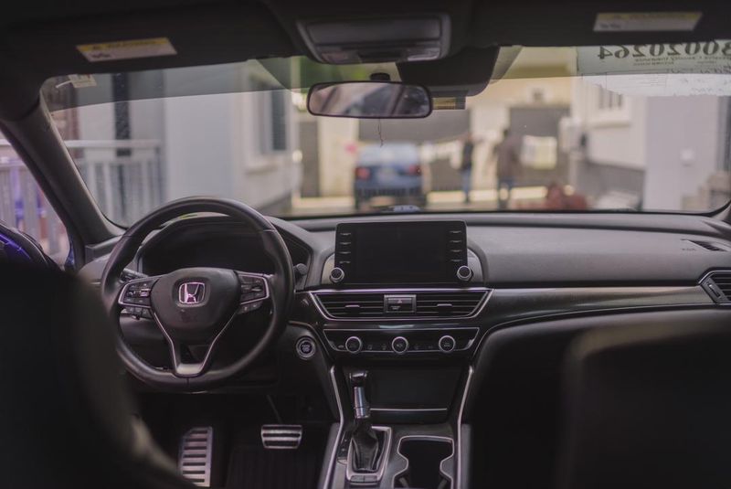 Thumbnail 2 of 2018 Honda Accord SE